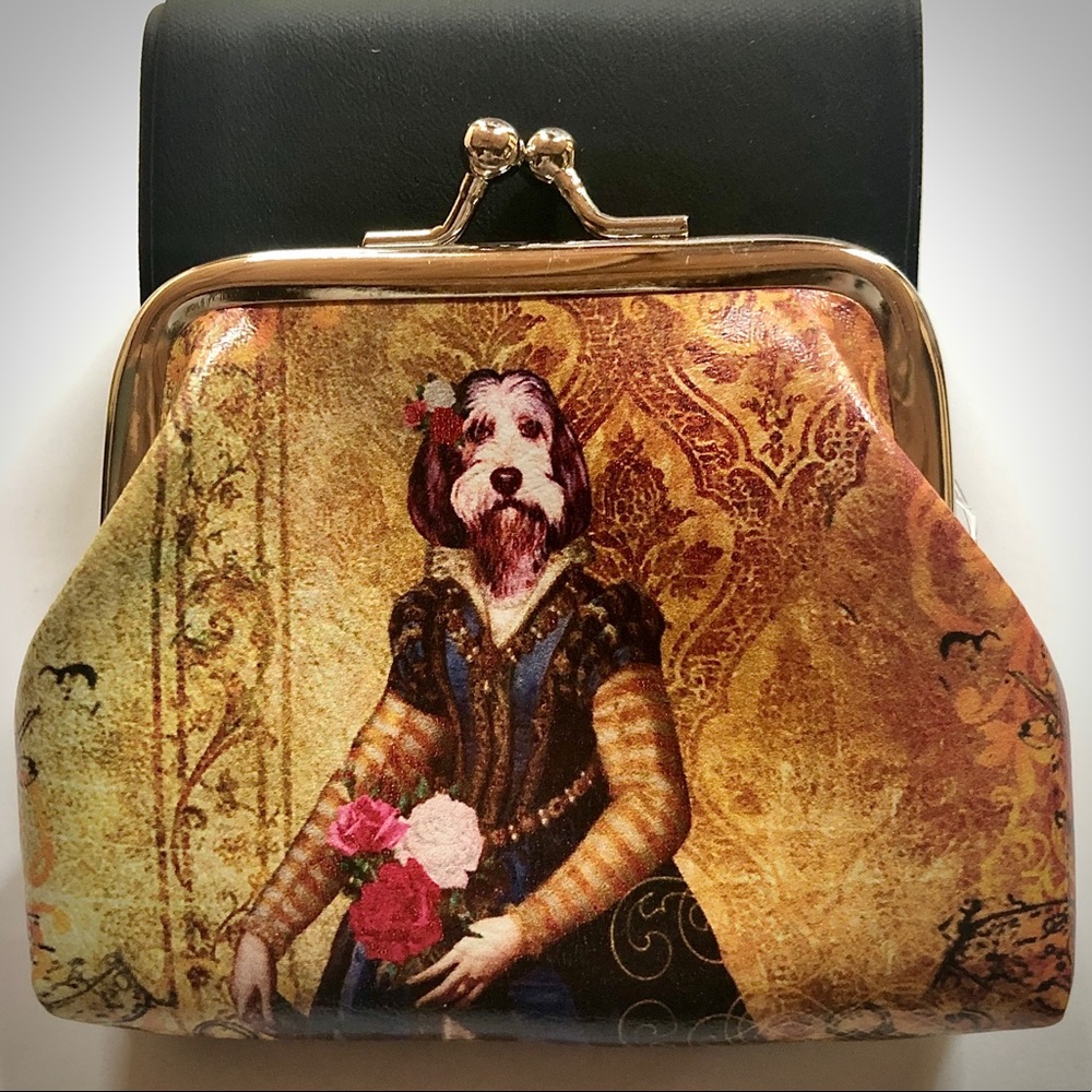 👑 Regal Pooch Pouches